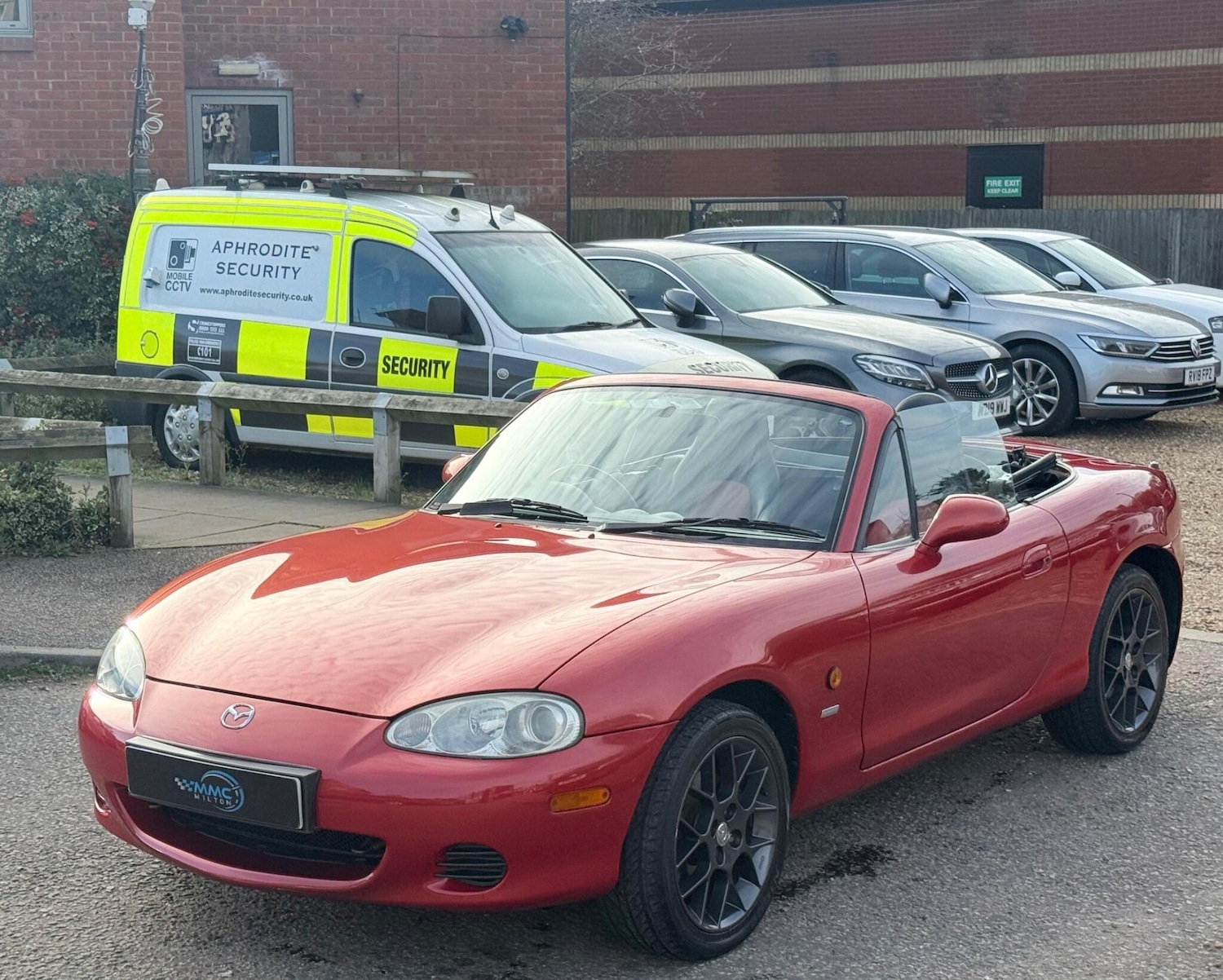Used Mazda MX-5 2004 for sale - 76645104: Photo 4