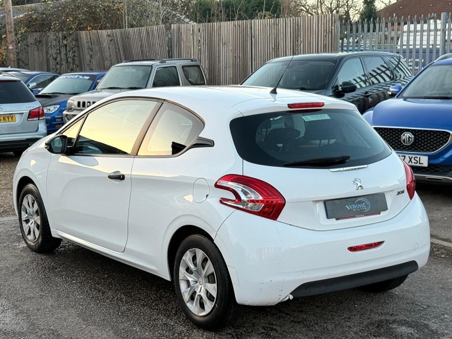 Used Peugeot 208 2013 for sale - 77016519: Photo 12