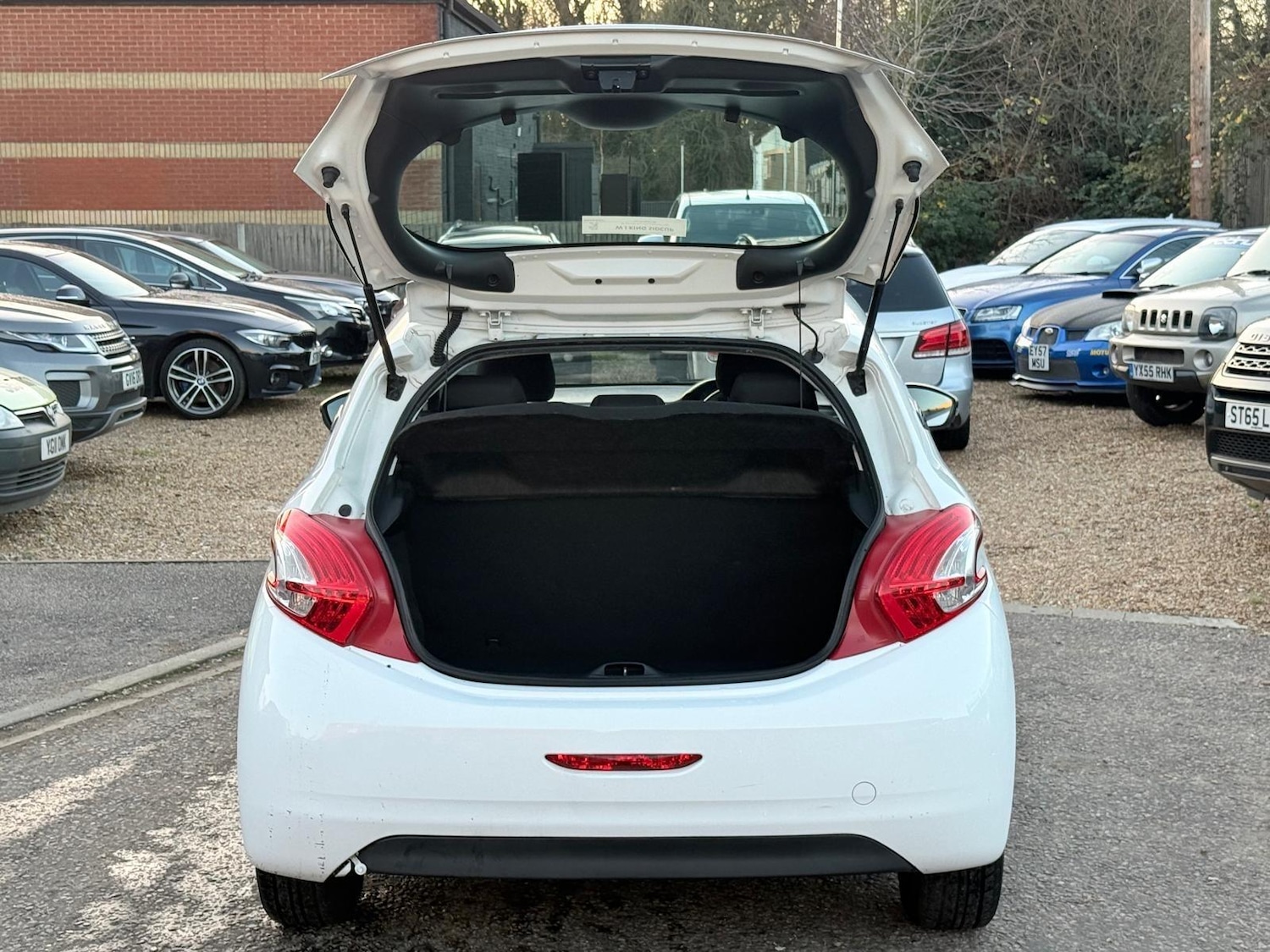 Used Peugeot 208 2013 for sale - 77016519: Photo 13