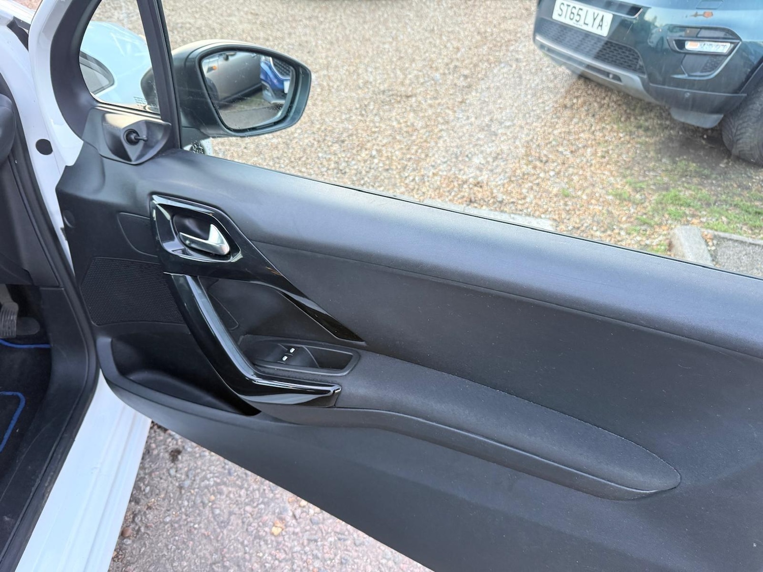 Used Peugeot 208 2013 for sale - 77016519: Photo 15