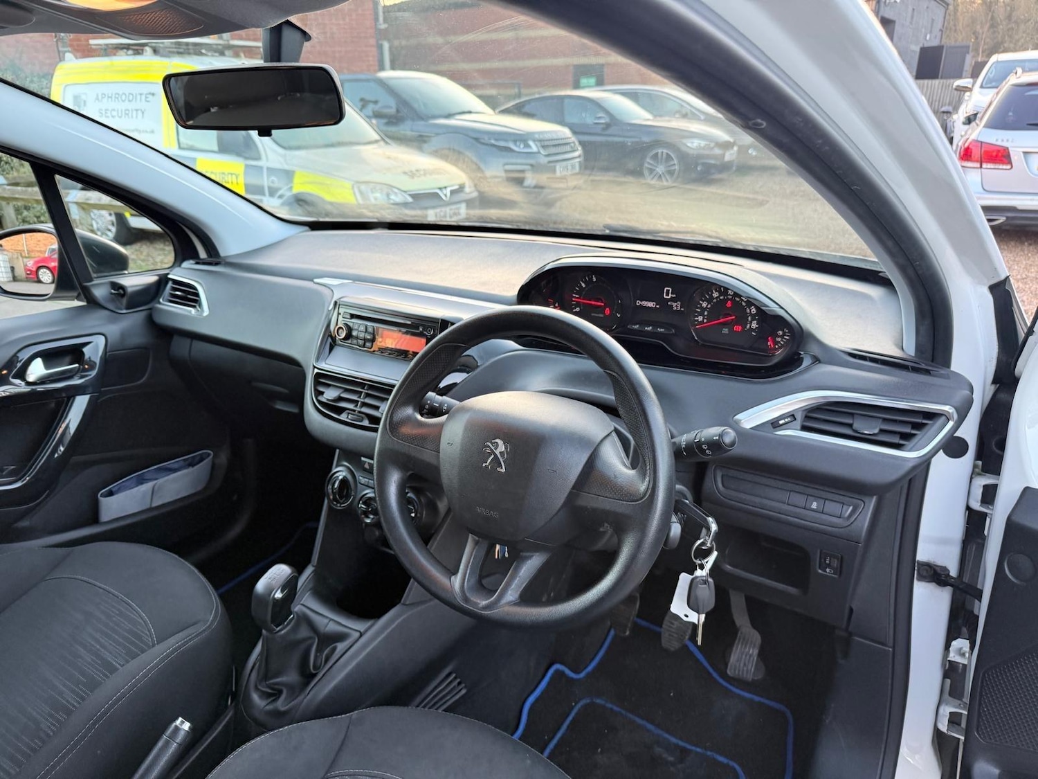 Used Peugeot 208 2013 for sale - 77016519: Photo 16