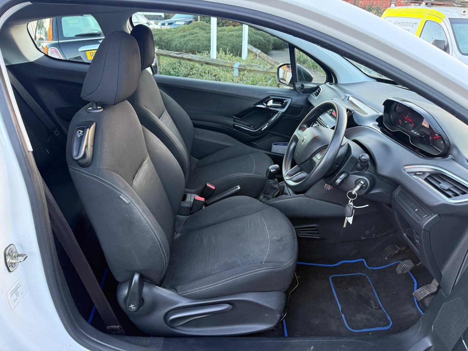 Used Peugeot 208 2013 for sale - 77016519: Photo 17