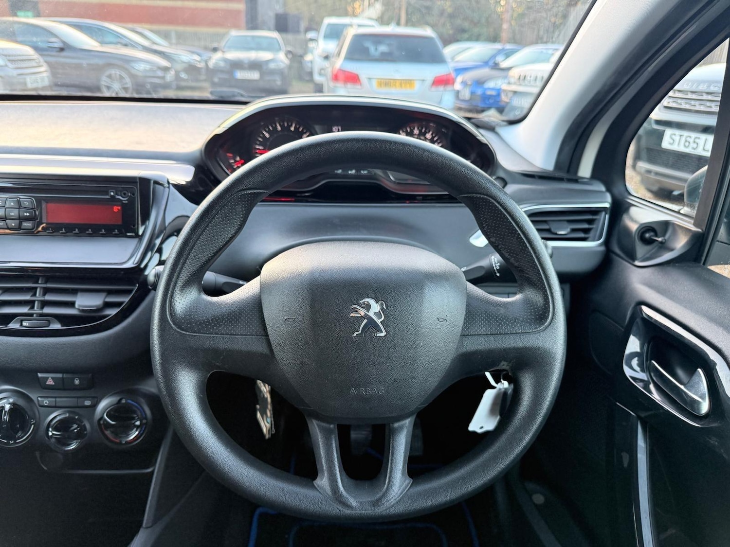Used Peugeot 208 2013 for sale - 77016519: Photo 27
