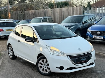 Used Peugeot 208 2013 for sale - 77016519: Photo