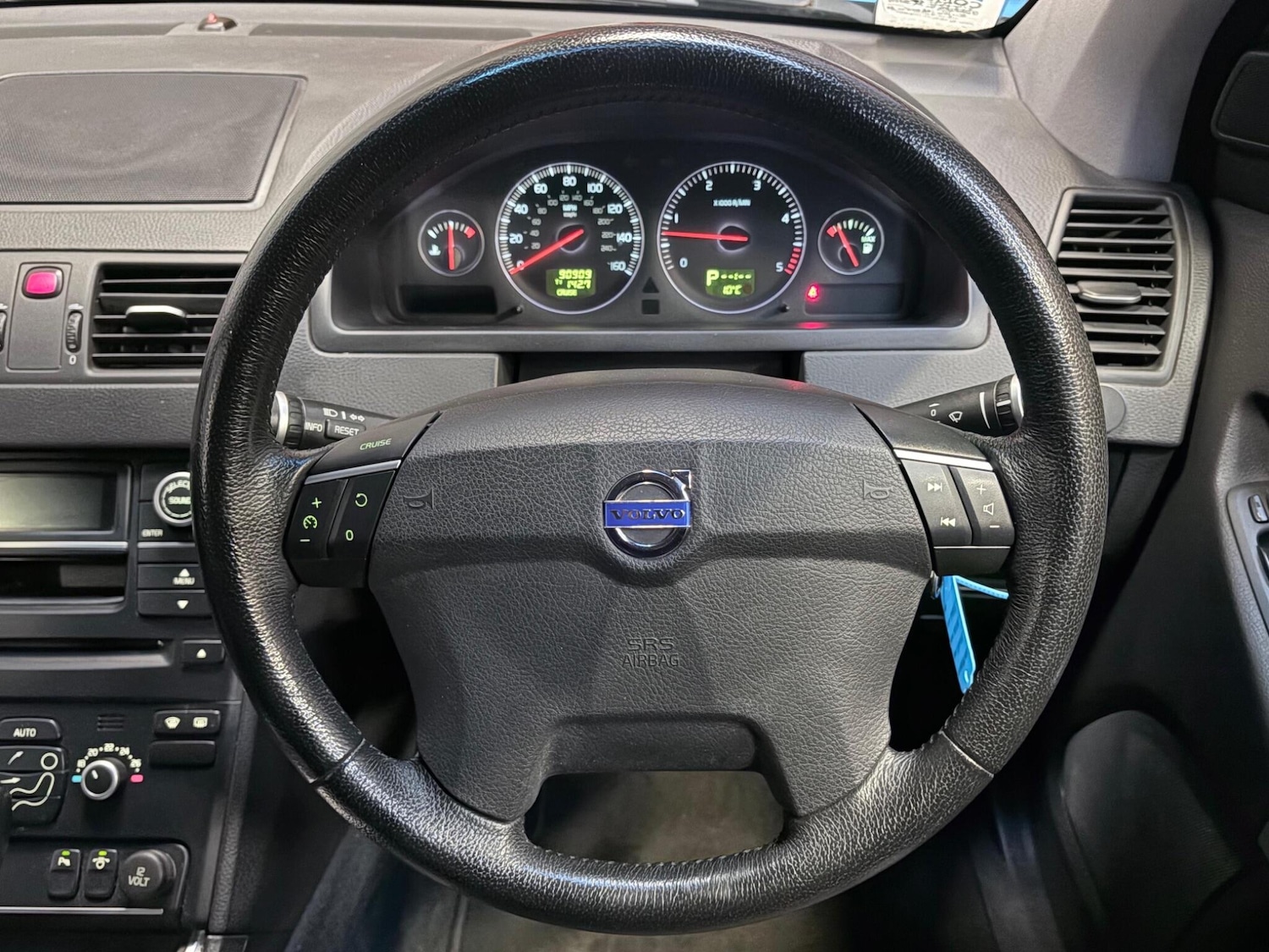 Used Volvo XC90 2009 for sale - 77882402: Photo 32