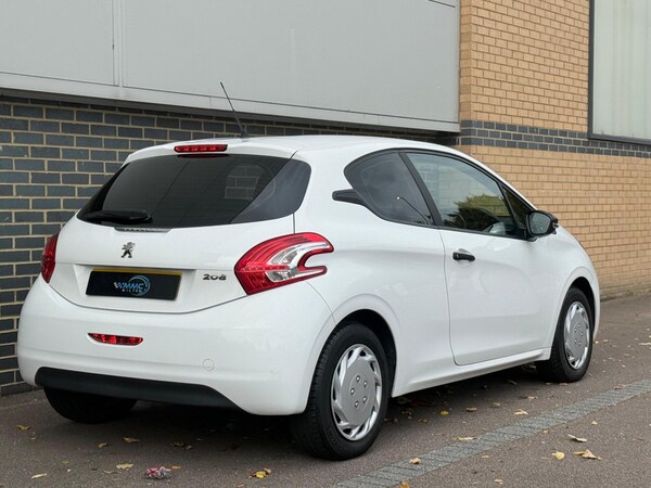 Used Peugeot 208 2014 for sale - 76214309: Photo 12
