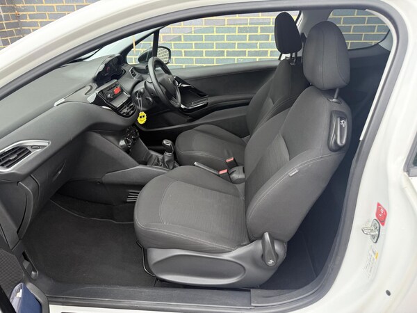 Used Peugeot 208 2014 for sale - 76214309: Photo 14