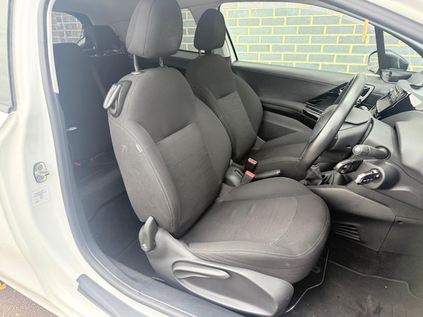 Used Peugeot 208 2014 for sale - 76214309: Photo 17