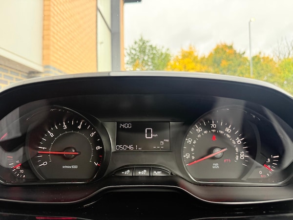 Used Peugeot 208 2014 for sale - 76214309: Photo 21