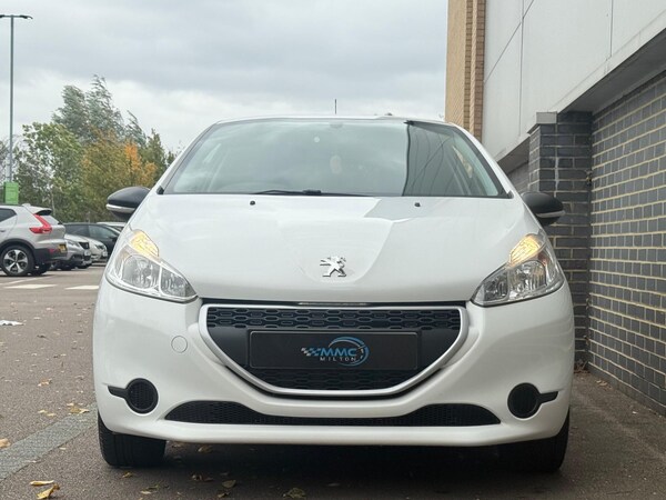 Used Peugeot 208 2014 for sale - 76214309: Photo 5