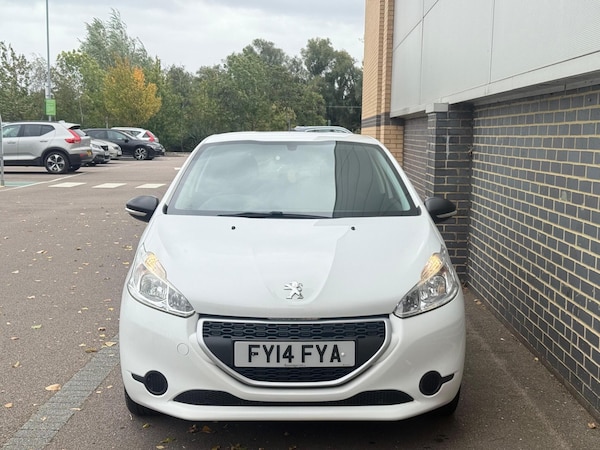 Used Peugeot 208 2014 for sale - 76214309: Photo 6