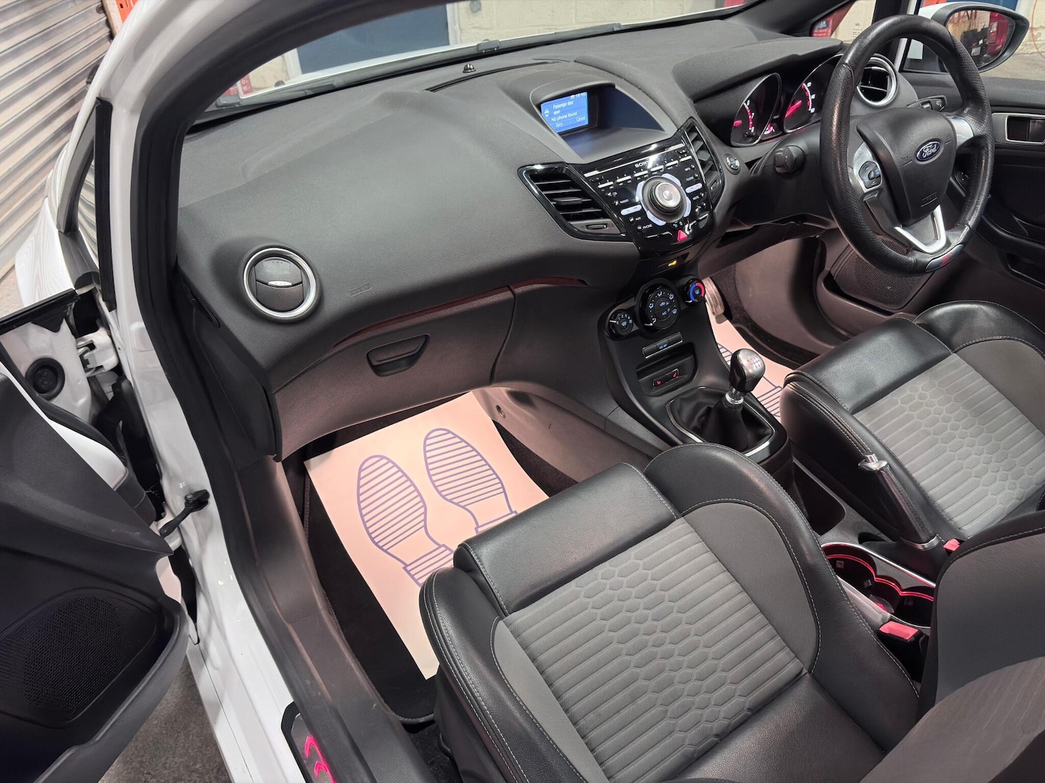 Used Ford Fiesta 2015 for sale - 77564907: Photo 22