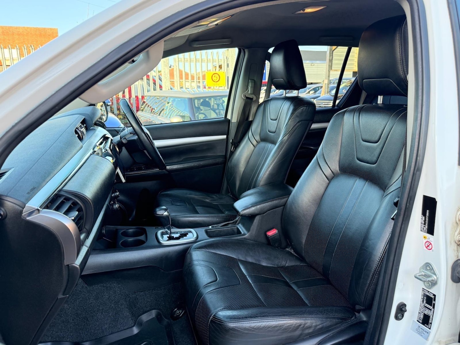 Used Toyota Hilux 2017 for sale - 77020925: Photo 30