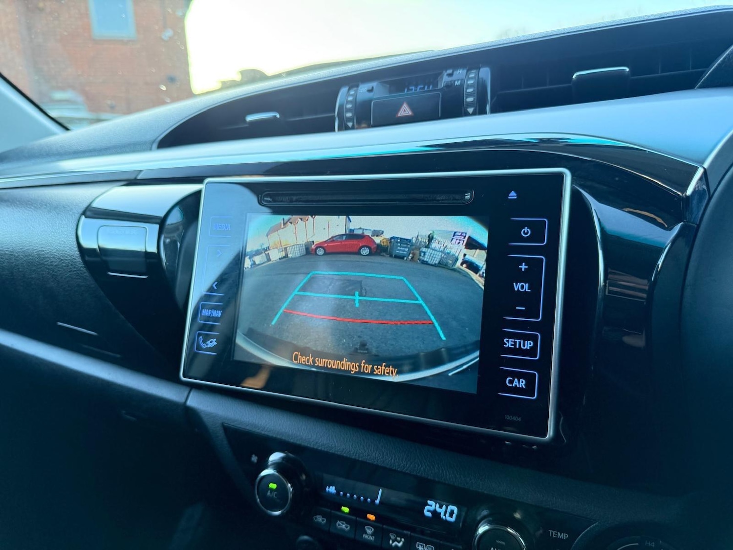 Used Toyota Hilux 2017 for sale - 77020925: Photo 40