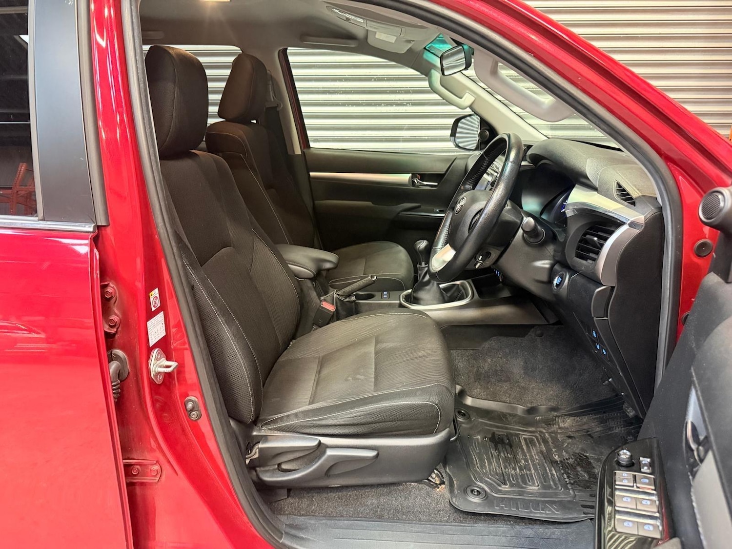 Used Toyota Hilux 2017 for sale - 77549710: Photo 28