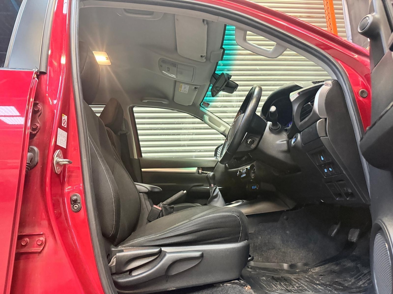 Used Toyota Hilux 2017 for sale - 77549710: Photo 29