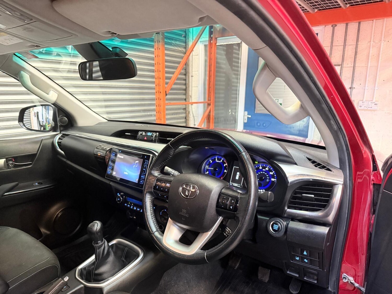 Used Toyota Hilux 2017 for sale - 77549710: Photo 32