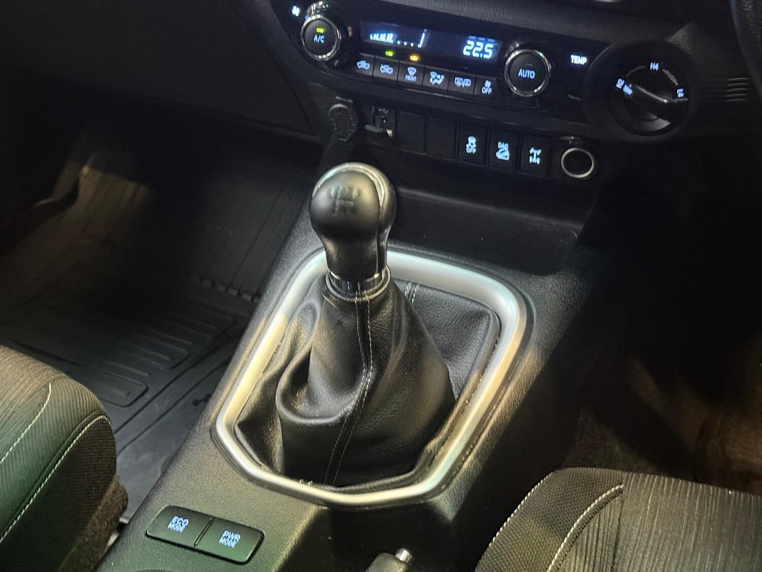 Used Toyota Hilux 2017 for sale - 77549710: Photo 37