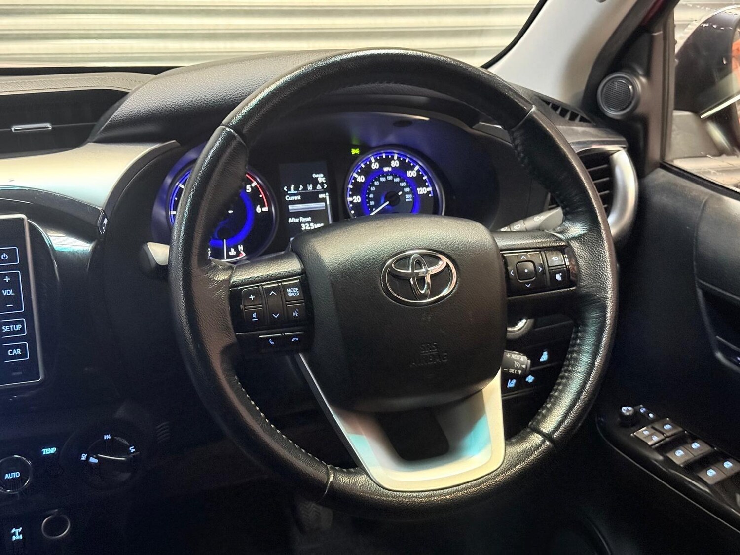 Used Toyota Hilux 2017 for sale - 77549710: Photo 38