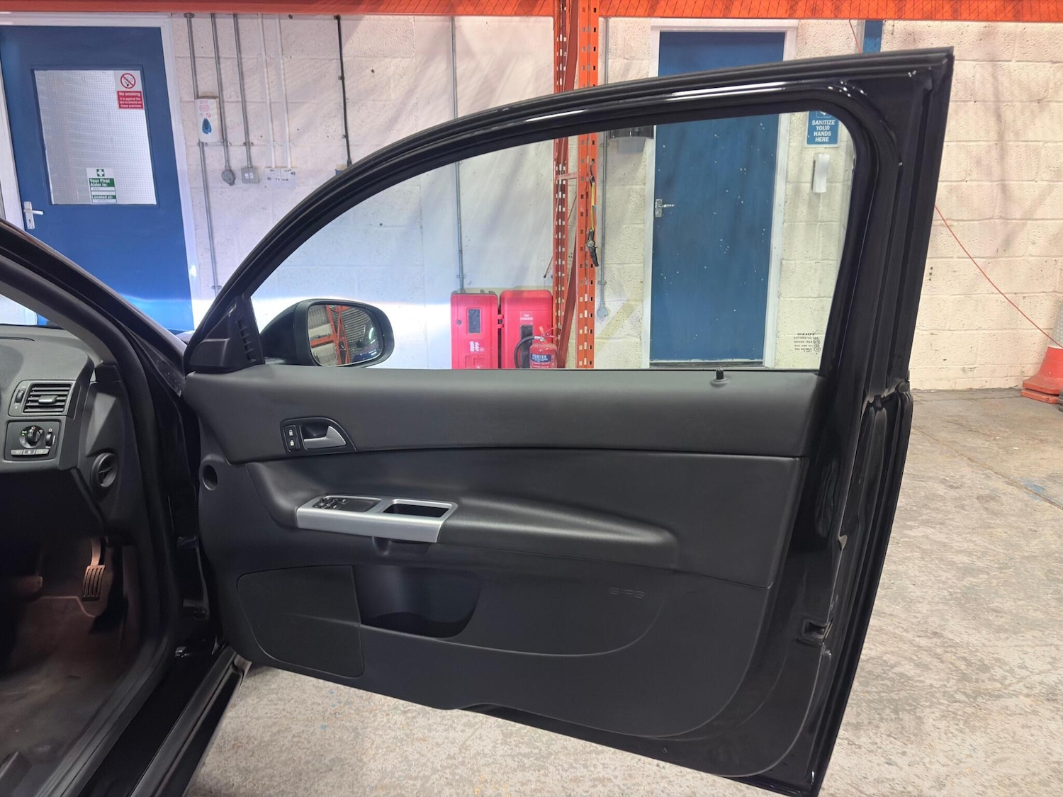 Used Volvo C30 2011 for sale - 77454953: Photo 16