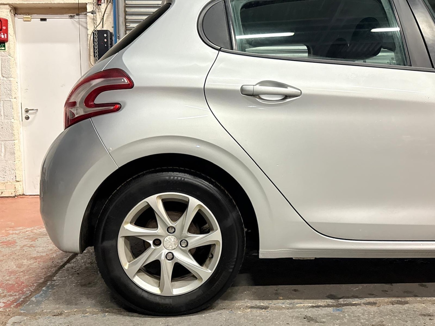 Used Peugeot 208 2015 for sale - 77054035: Photo 15