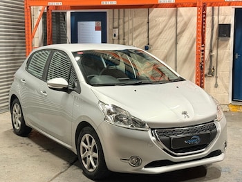 Used Peugeot 208 2015 for sale - 77054035: Photo