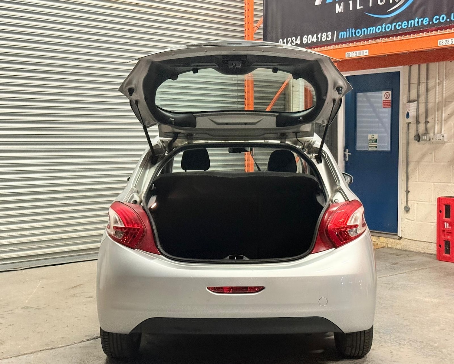 Used Peugeot 208 2015 for sale - 77054035: Photo 20