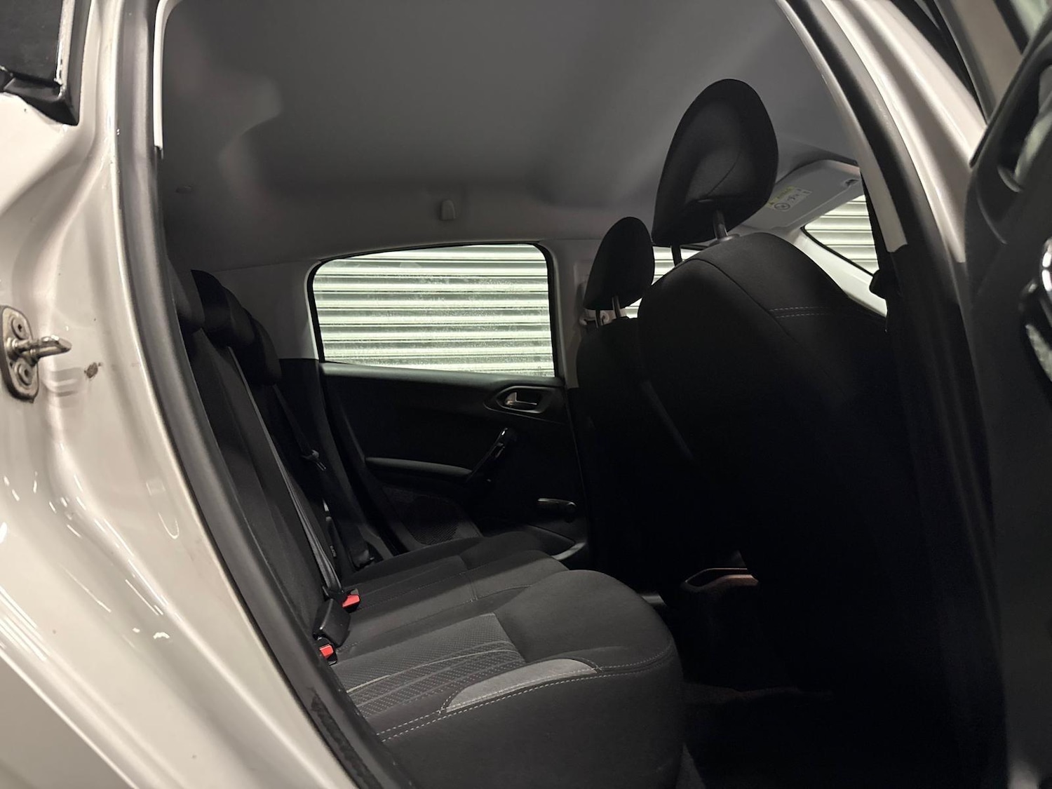 Used Peugeot 208 2015 for sale - 77054035: Photo 26