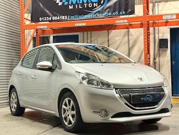 Used Peugeot 208 2015 for sale - 77054035: Photo