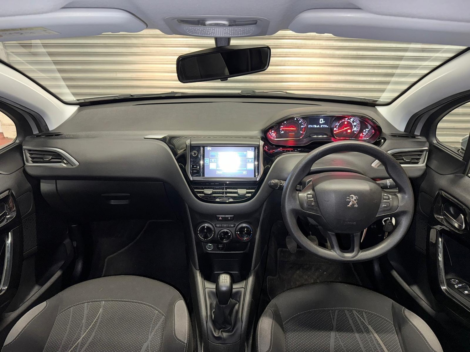 Used Peugeot 208 2015 for sale - 77054035: Photo 36