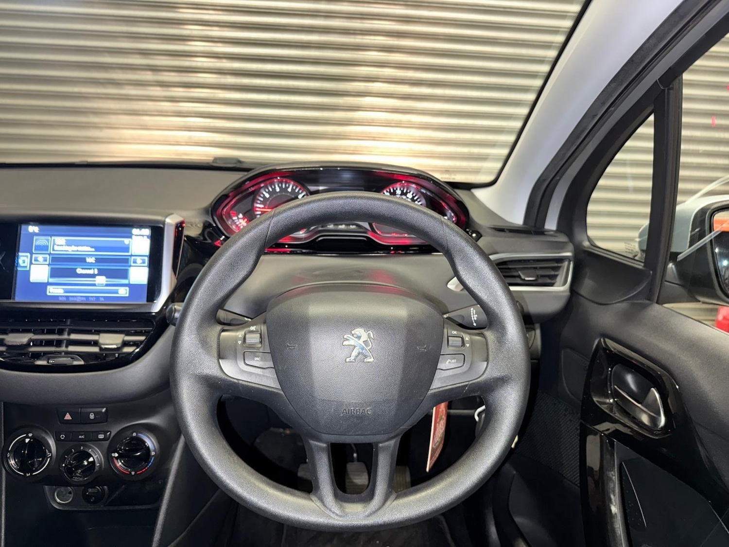 Used Peugeot 208 2015 for sale - 77054035: Photo 37