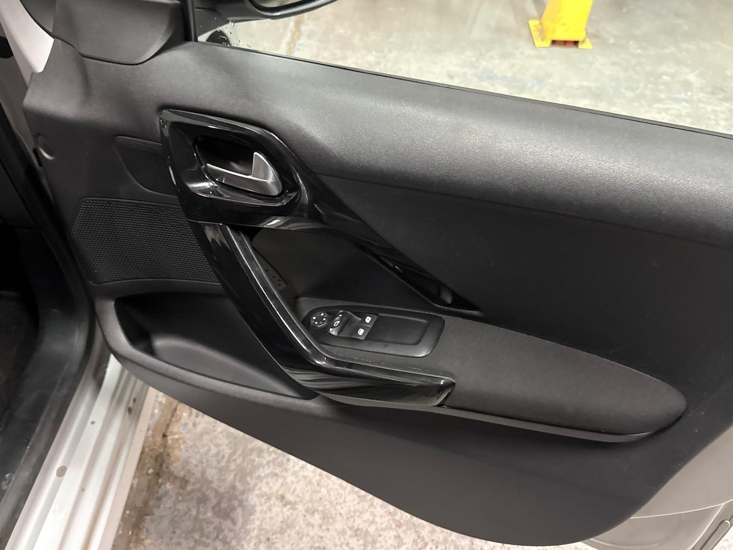 Used Peugeot 208 2015 for sale - 77054035: Photo 38