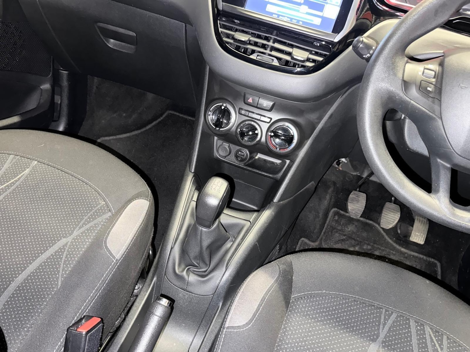 Used Peugeot 208 2015 for sale - 77054035: Photo 39