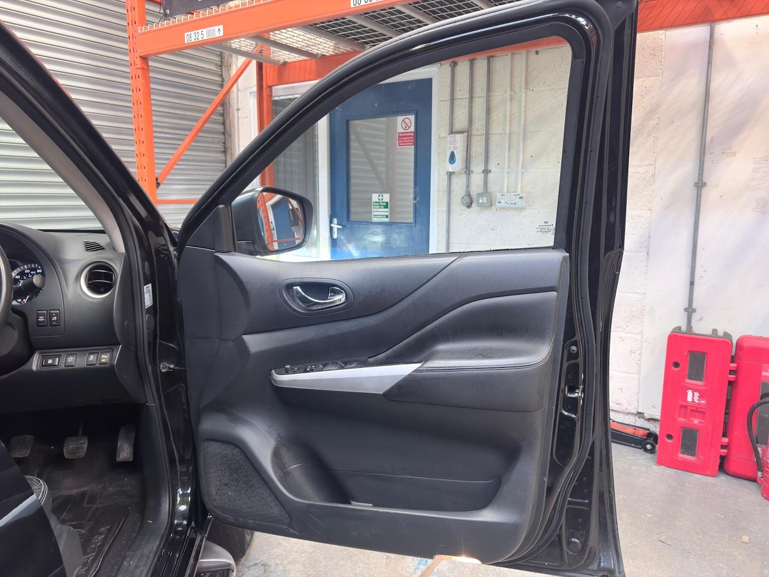Used Nissan Navara 2018 for sale - 77230213: Photo 15
