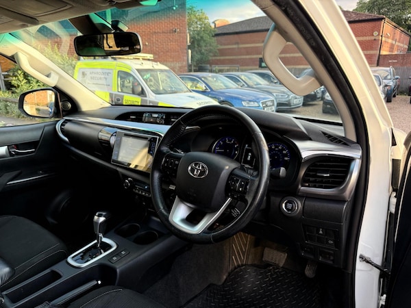 Used Toyota Hilux 2020 for sale - 75200155: Photo 12