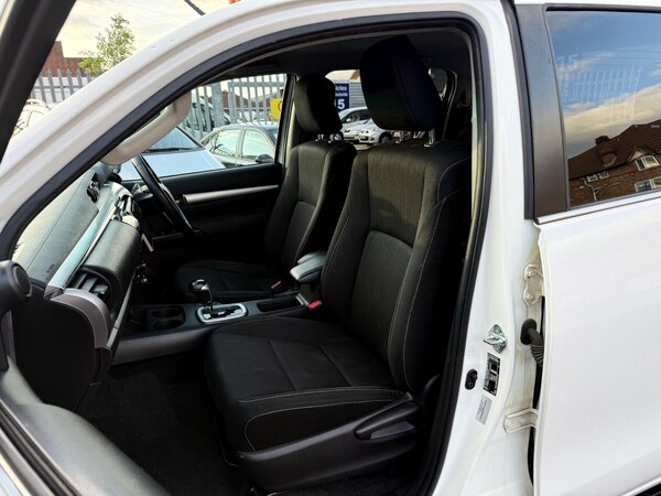 Used Toyota Hilux 2020 for sale - 75200155: Photo 19