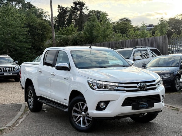 Used Toyota Hilux 2020 for sale - 75200155: Photo 1