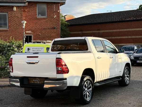 Used Toyota Hilux 2020 for sale - 75200155: Photo 8