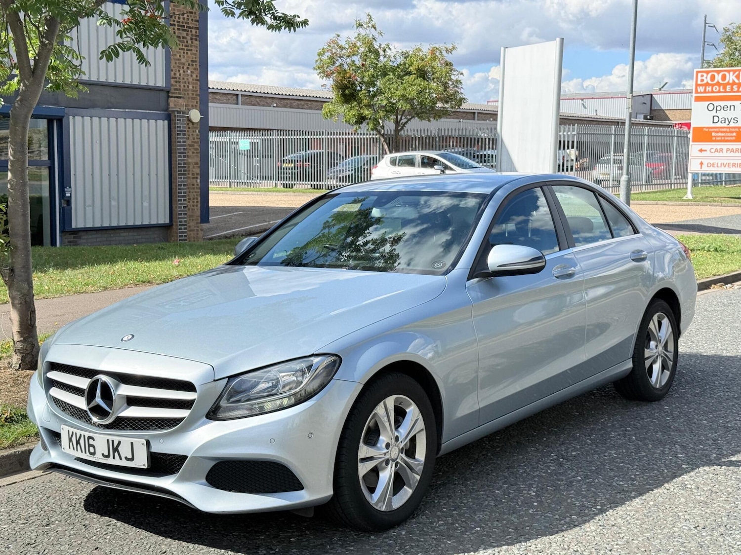 Used Mercedes-Benz C Class 2016 for sale - 76441105: Photo 2