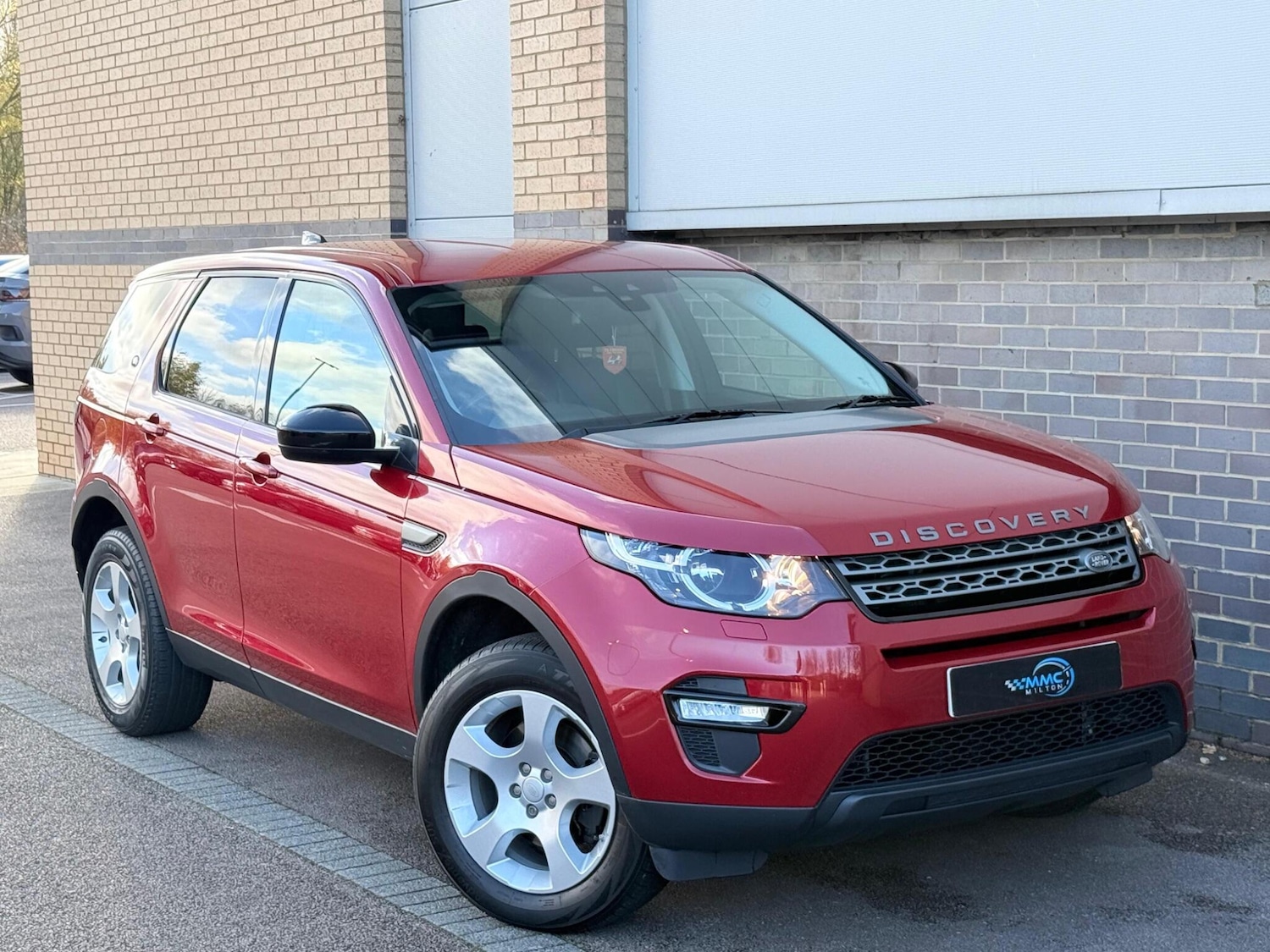Used Land Rover Discovery Sport 2017 for sale - 76521552: Photo 1