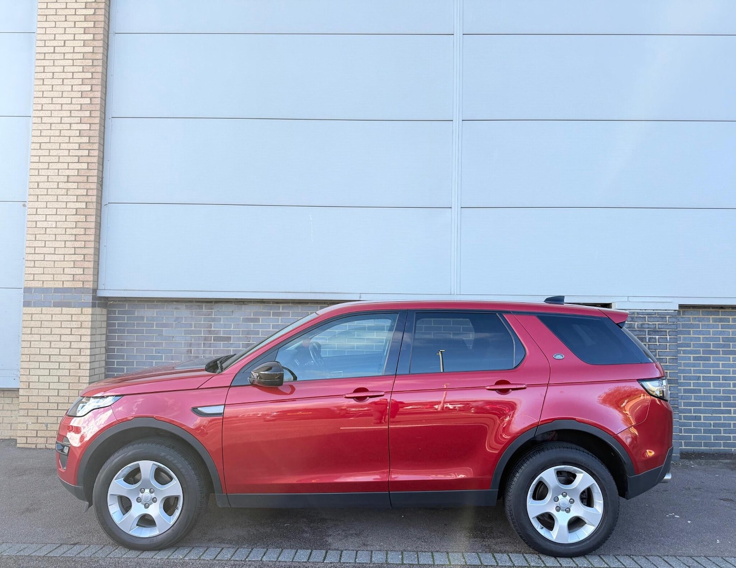 Used Land Rover Discovery Sport 2017 for sale - 76521552: Photo 14