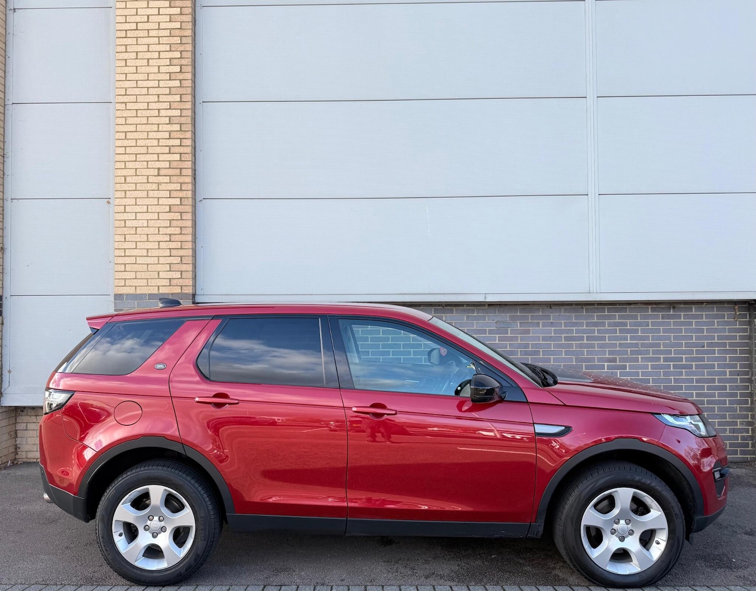 Used Land Rover Discovery Sport 2017 for sale - 76521552: Photo 15