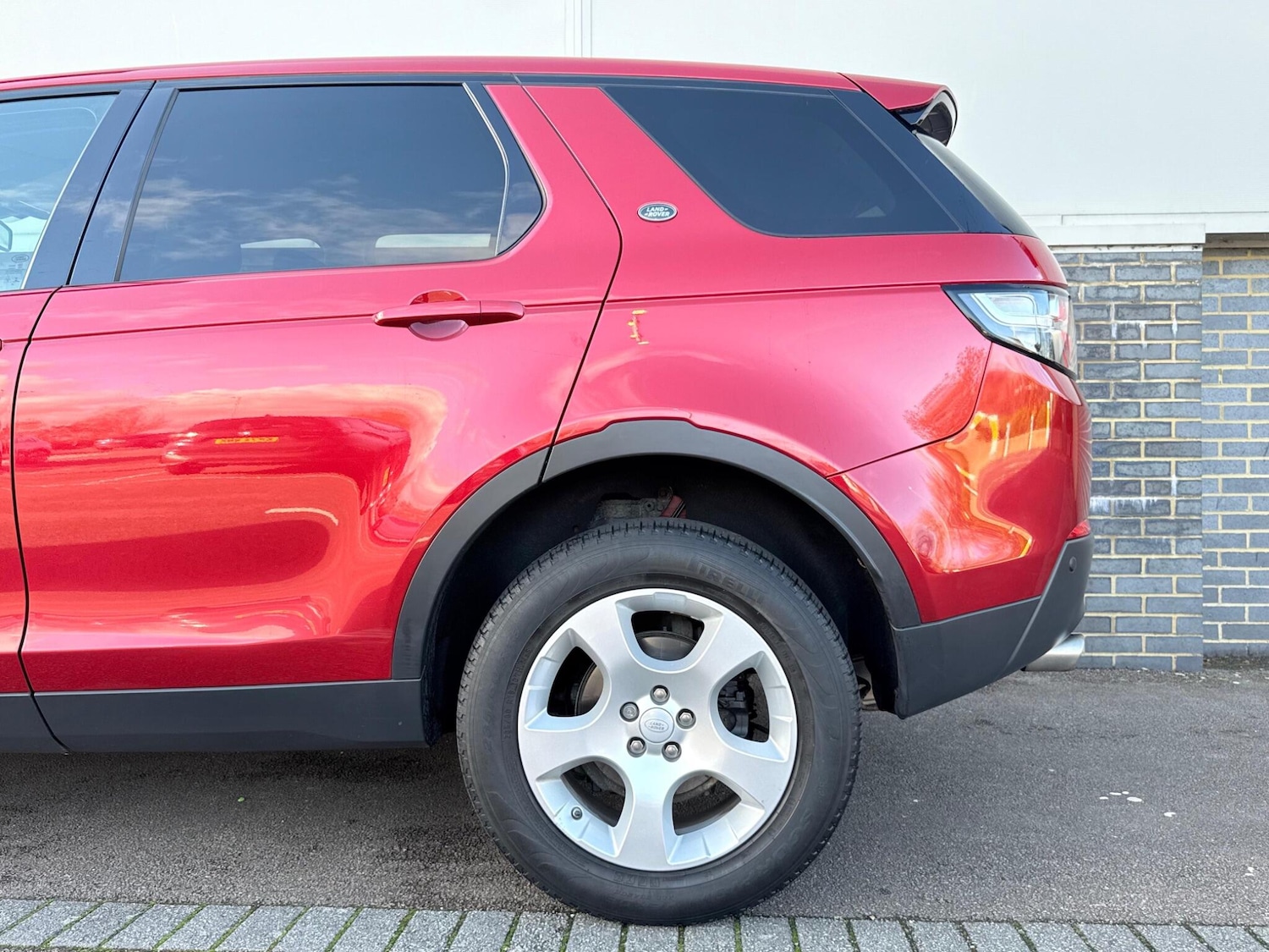 Used Land Rover Discovery Sport 2017 for sale - 76521552: Photo 16