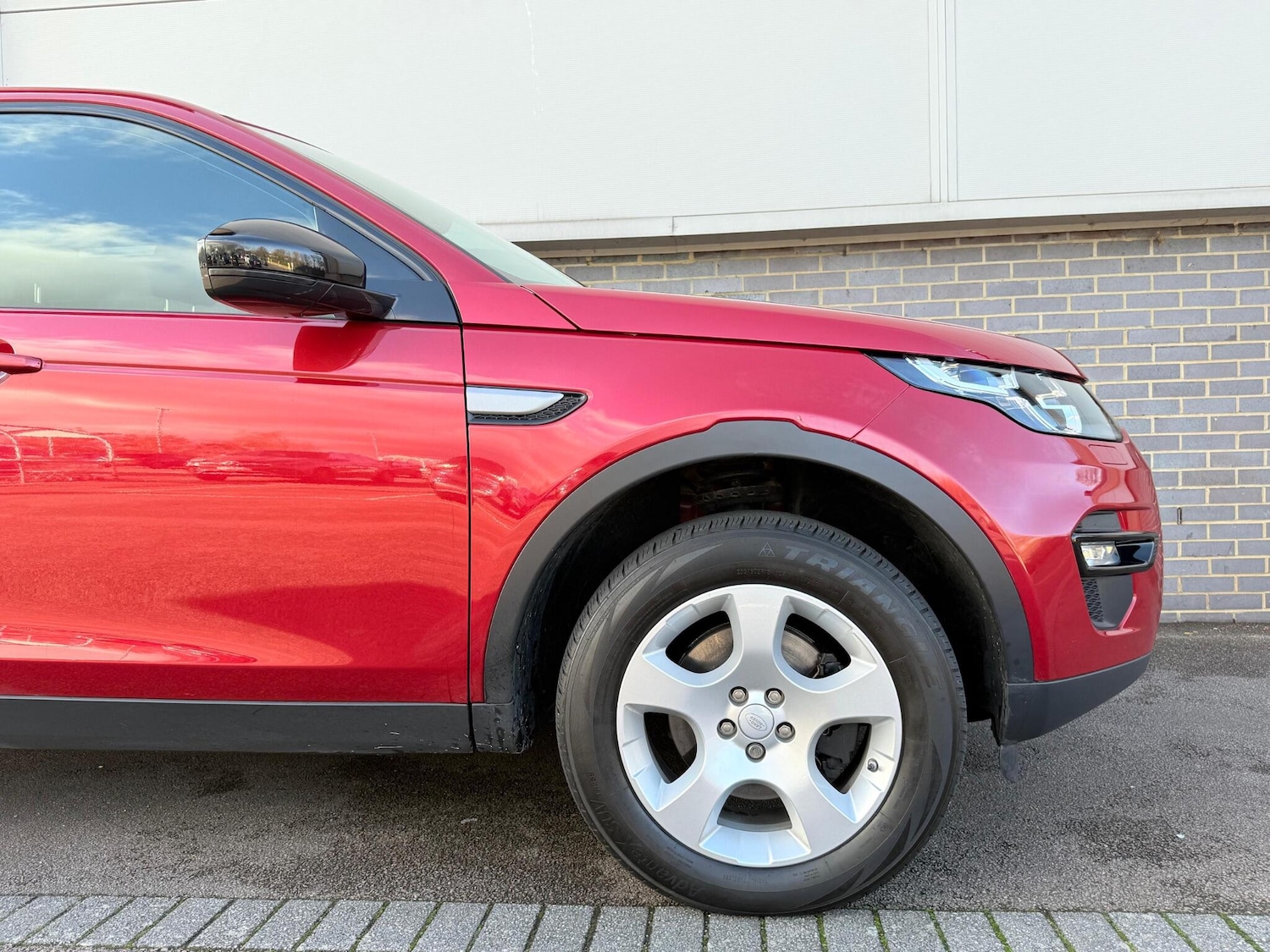 Used Land Rover Discovery Sport 2017 for sale - 76521552: Photo 18