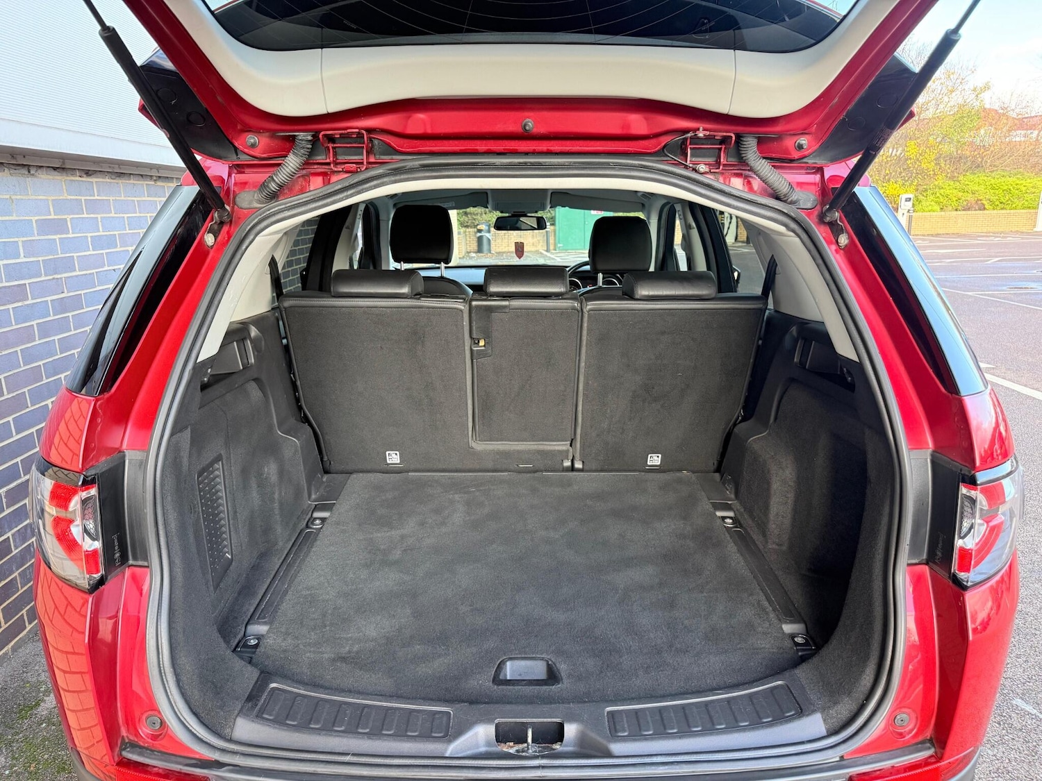 Used Land Rover Discovery Sport 2017 for sale - 76521552: Photo 21