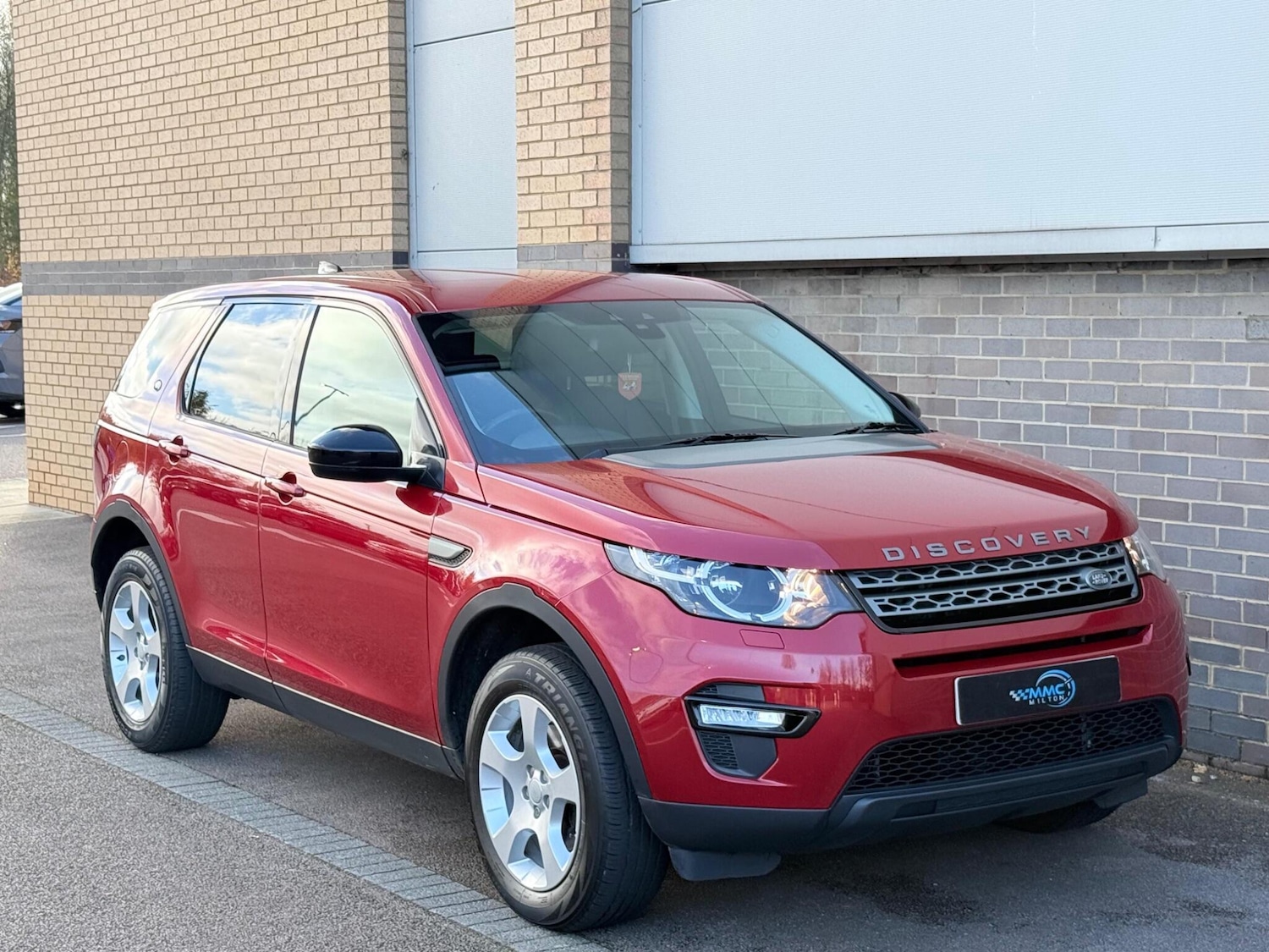 Used Land Rover Discovery Sport 2017 for sale - 76521552: Photo 3