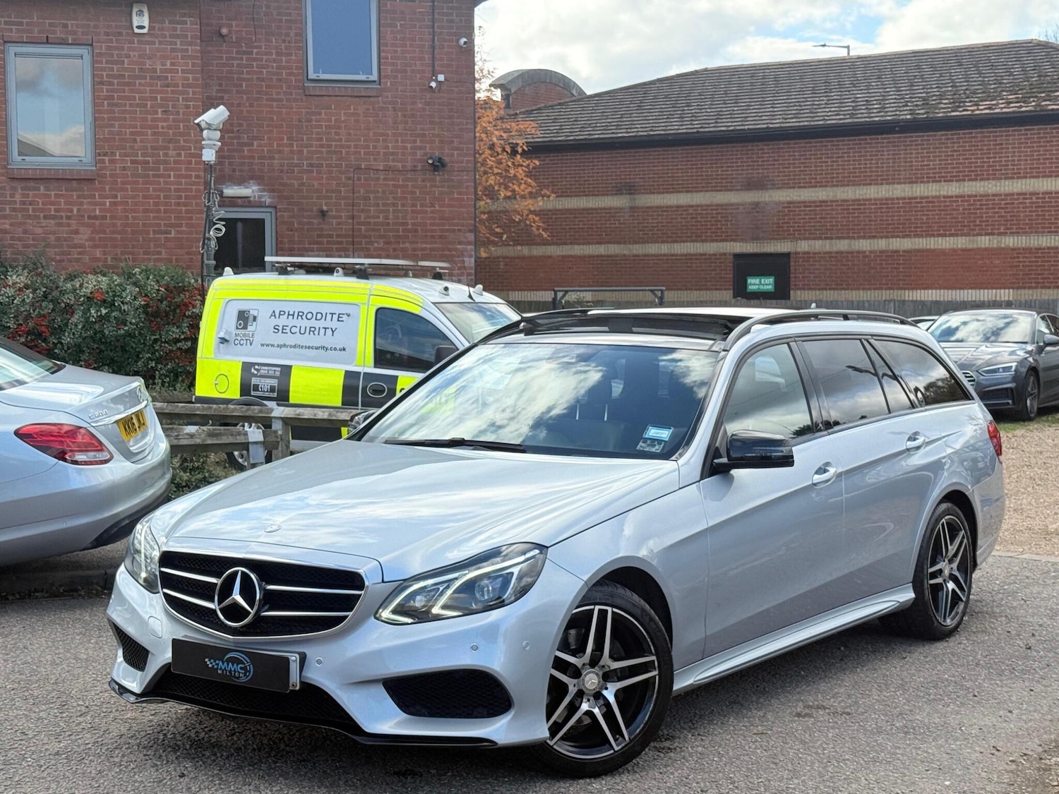 Used Mercedes-Benz E Class 2015 for sale - 77120867: Photo 2