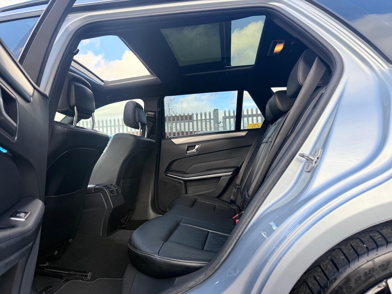 Used Mercedes-Benz E Class 2015 for sale - 77120867: Photo 30