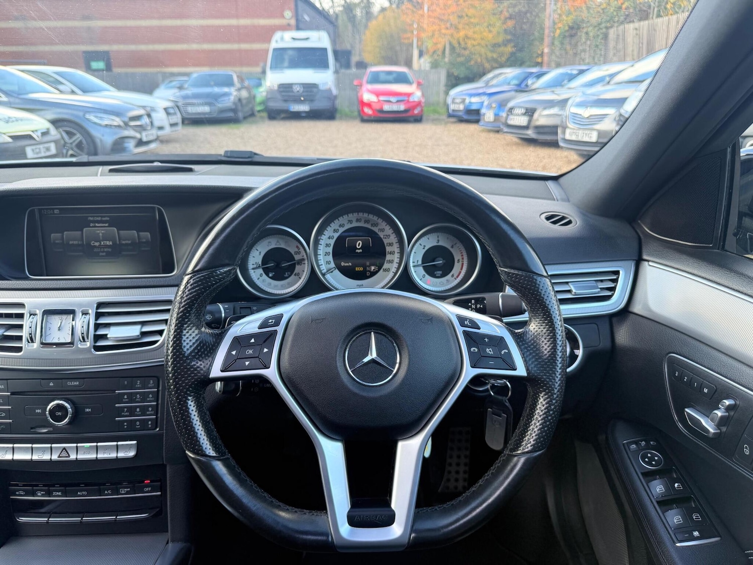 Used Mercedes-Benz E Class 2015 for sale - 77120867: Photo 33