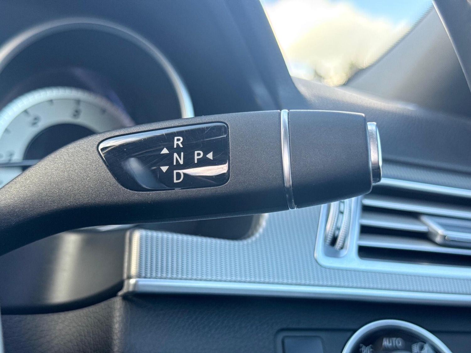 Used Mercedes-Benz E Class 2015 for sale - 77120867: Photo 36